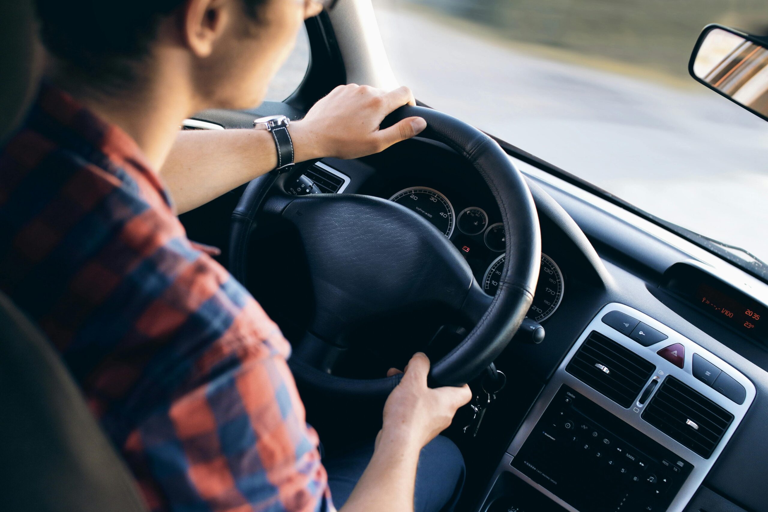 Alles wat je over auto’s wilt weten: kiezen, rijden en vooruitkijken