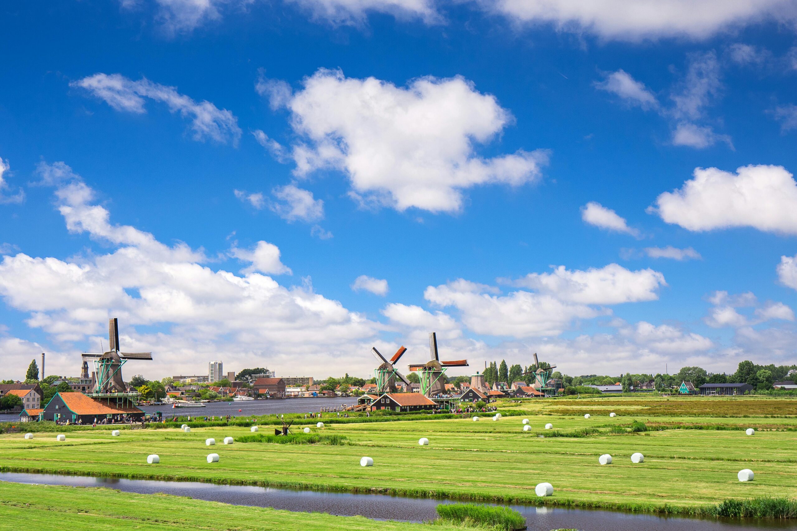 Hoe is een postcode en adres opgebouwd in Nederland?